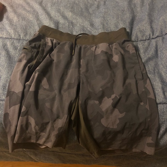 Lululemon T.H.E. Short 9" Blue Camo Linerless - M - Picture 2 of 6